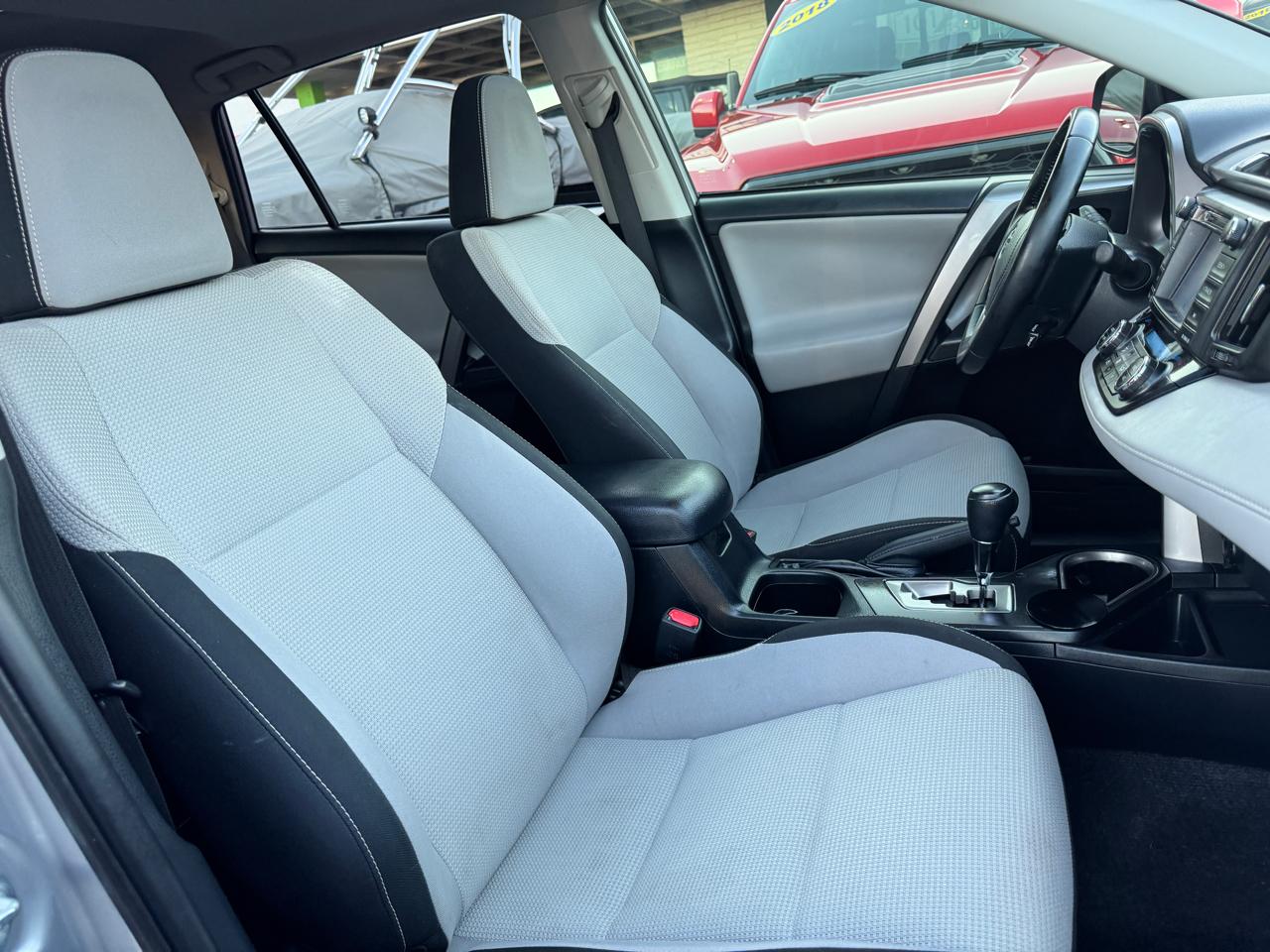 Toyota RAV4 XLE FWD (Natl) 2018