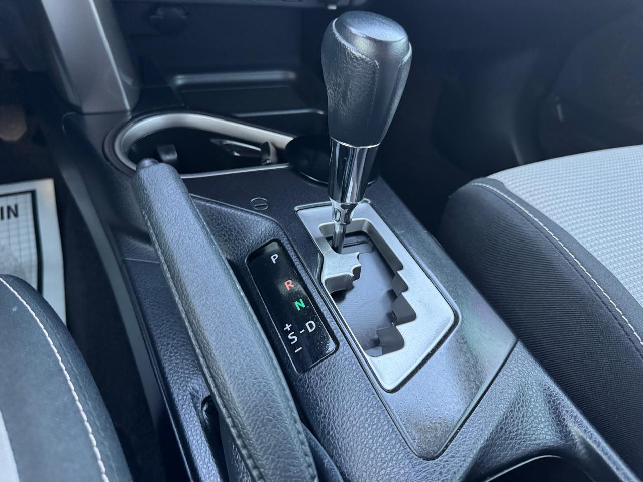 Toyota RAV4 XLE FWD (Natl) 2018