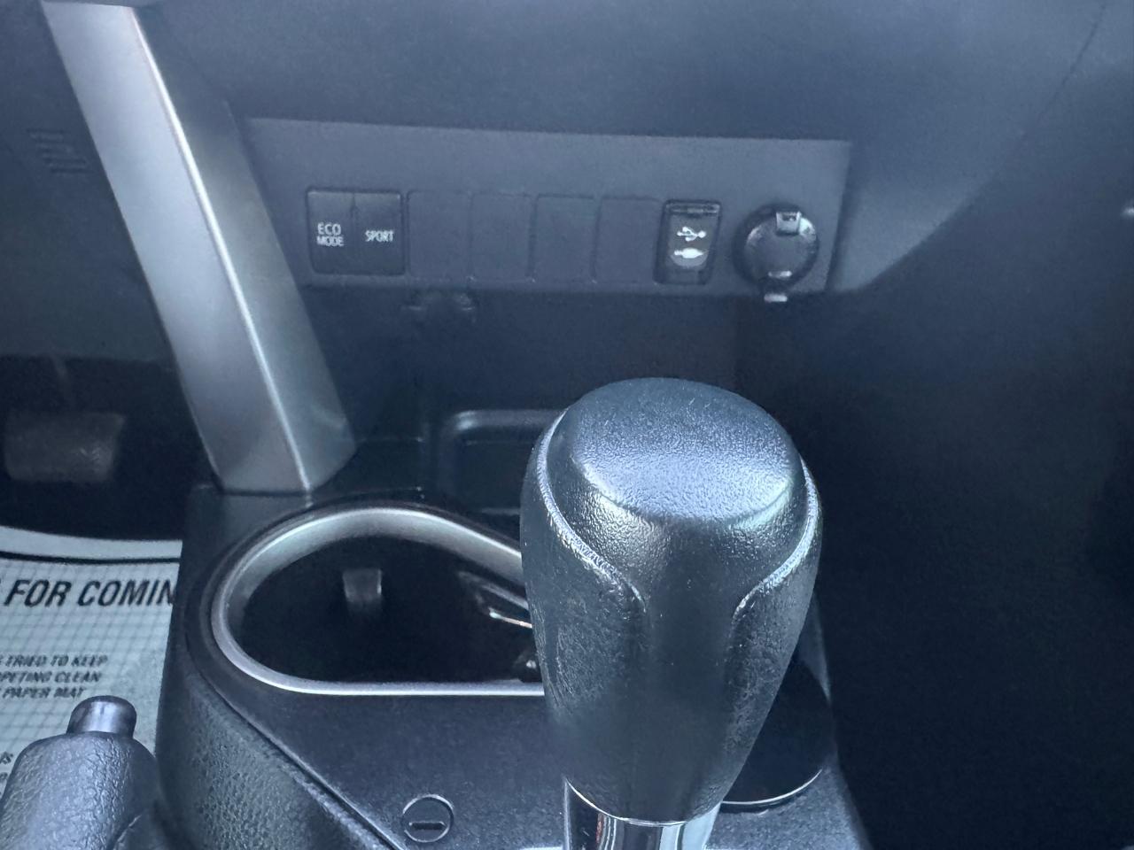 Toyota RAV4 XLE FWD (Natl) 2018