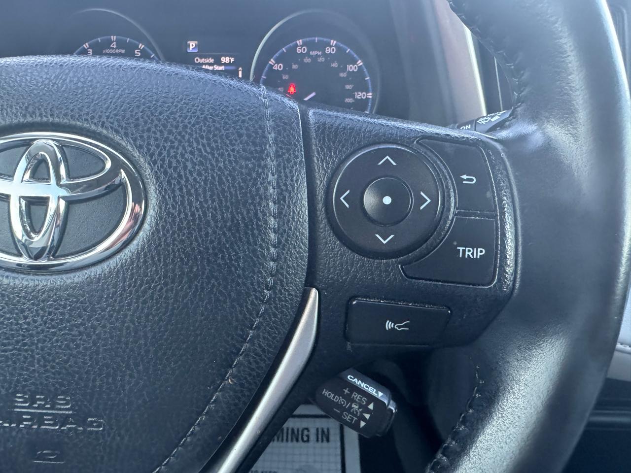 Toyota RAV4 XLE FWD (Natl) 2018