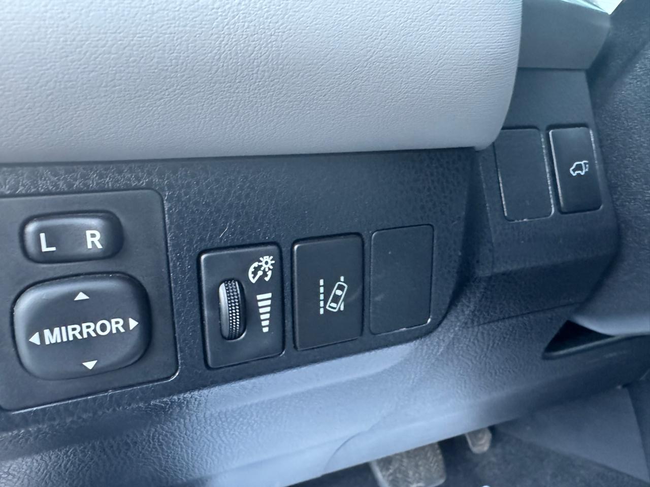 Toyota RAV4 XLE FWD (Natl) 2018