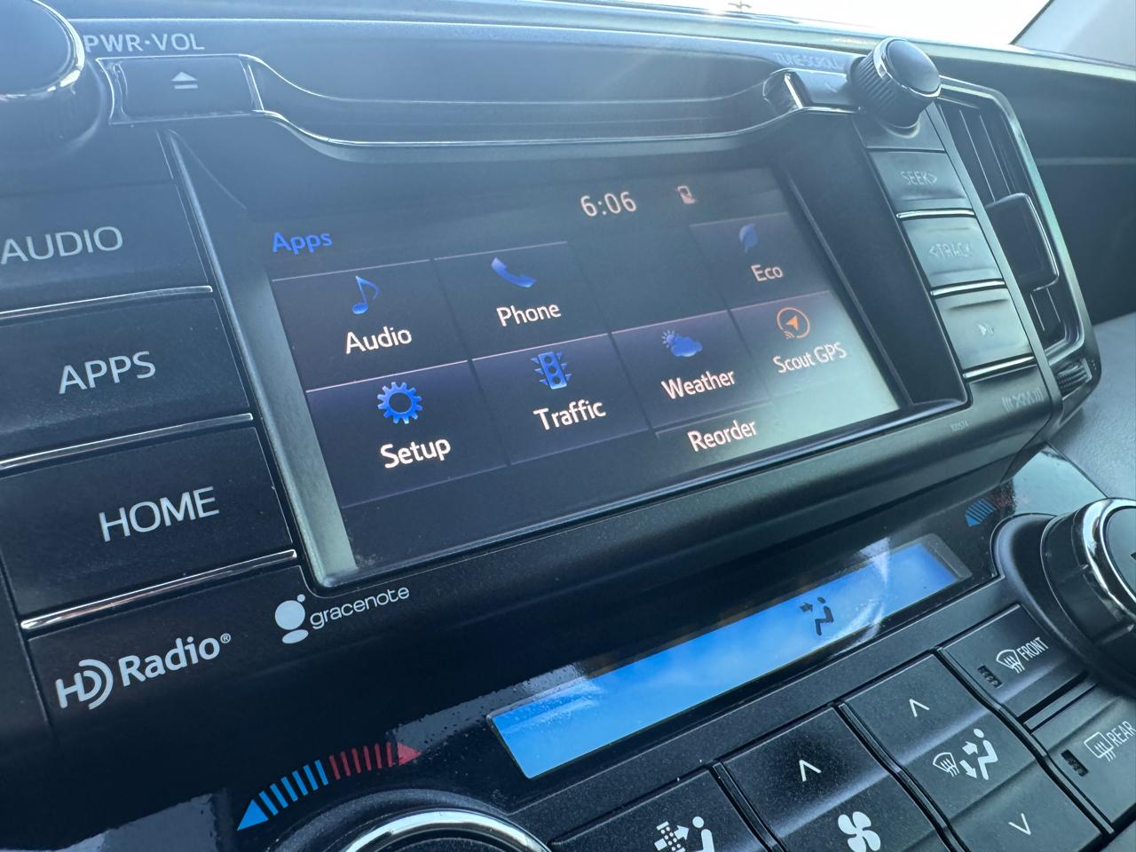 Toyota RAV4 XLE FWD (Natl) 2018