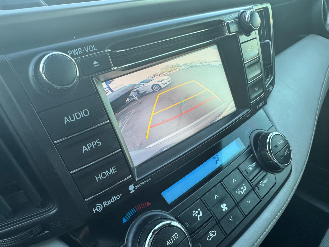 Toyota RAV4 XLE FWD (Natl) 2018