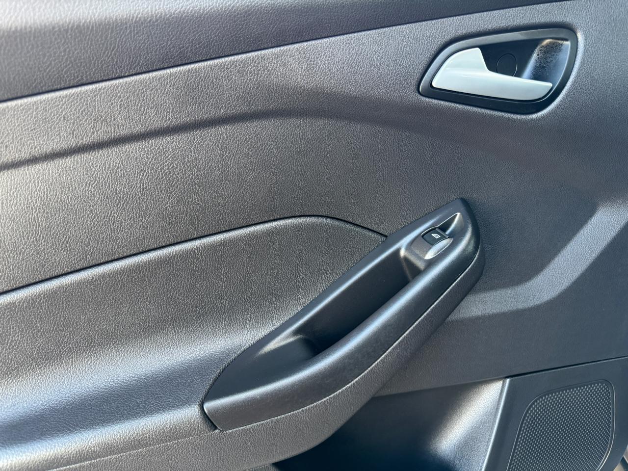 Ford Focus 5dr HB SE 2014