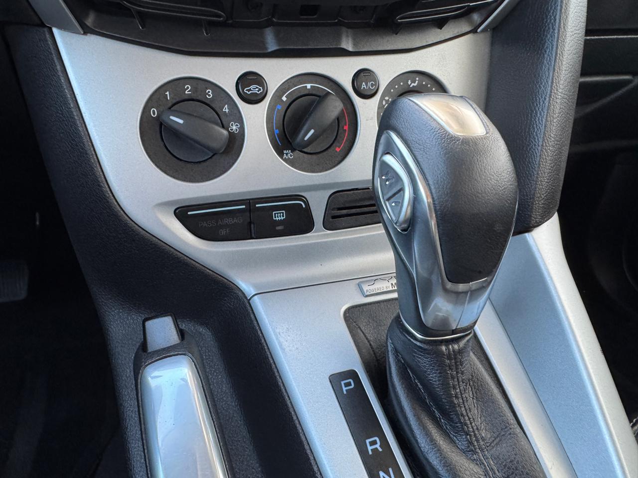 Ford Focus 5dr HB SE 2014