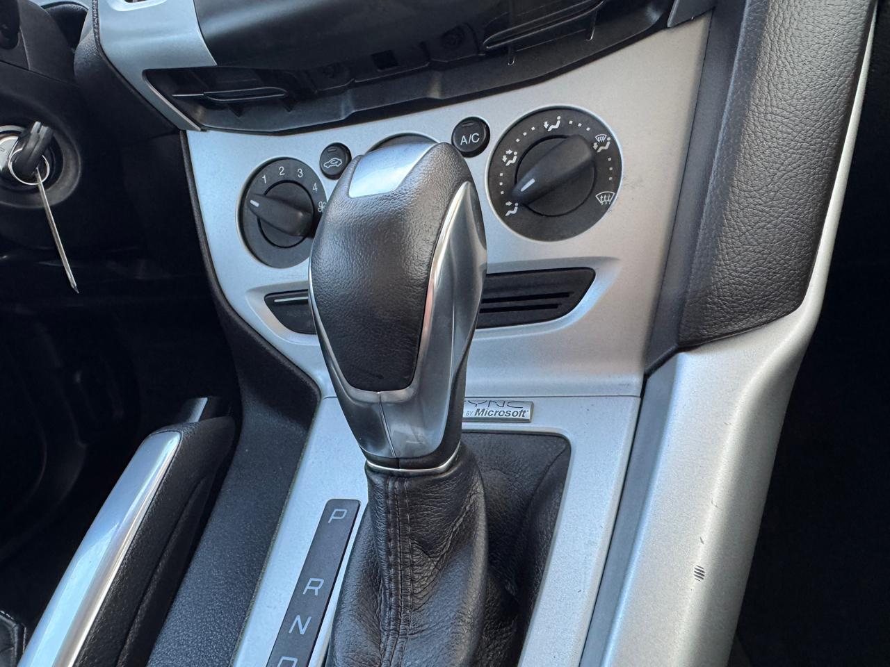 Ford Focus 5dr HB SE 2014