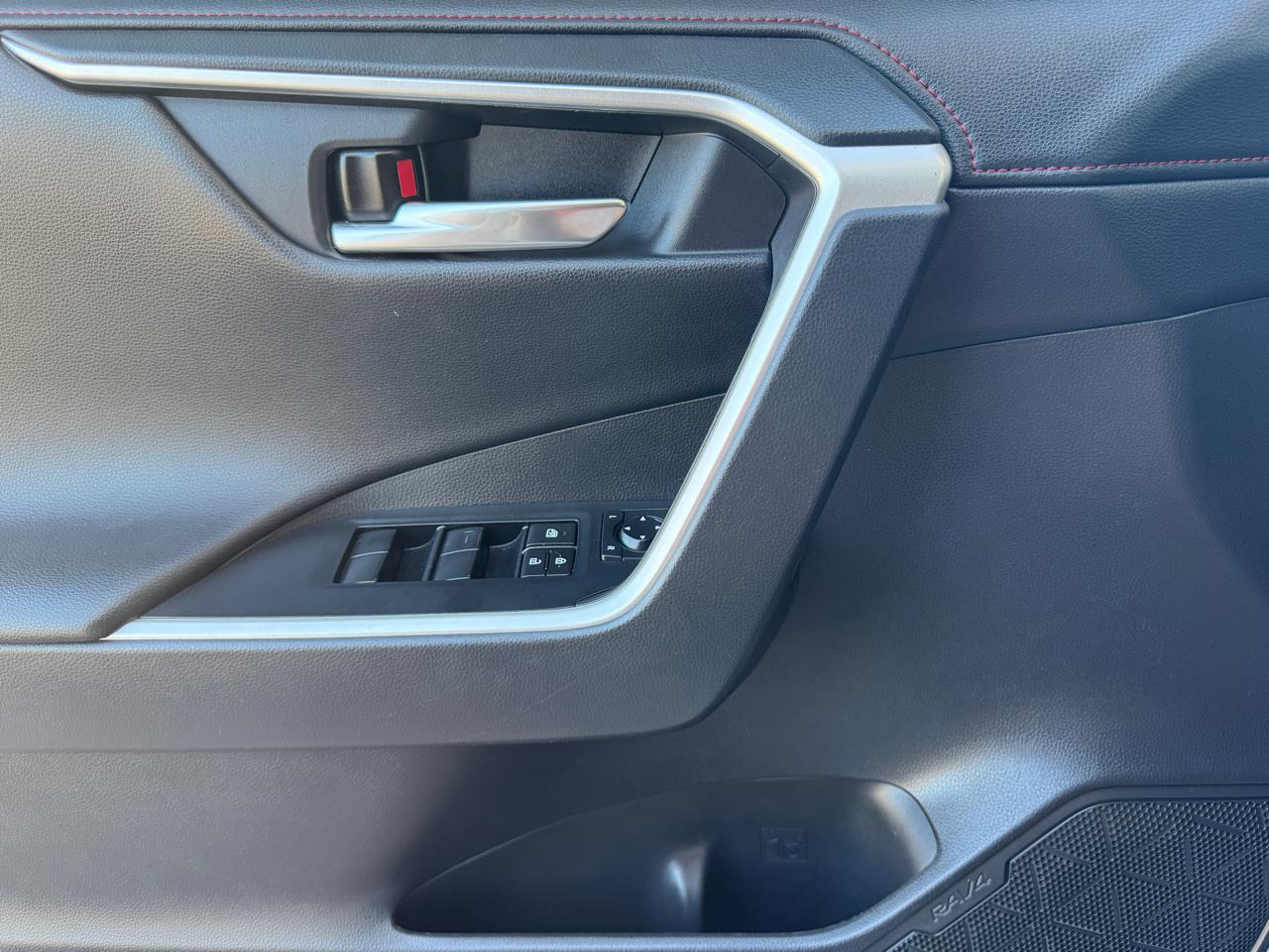 Toyota RAV4 TRD Off Road AWD (Natl) 2021