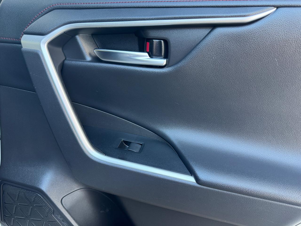 Toyota RAV4 TRD Off Road AWD (Natl) 2021