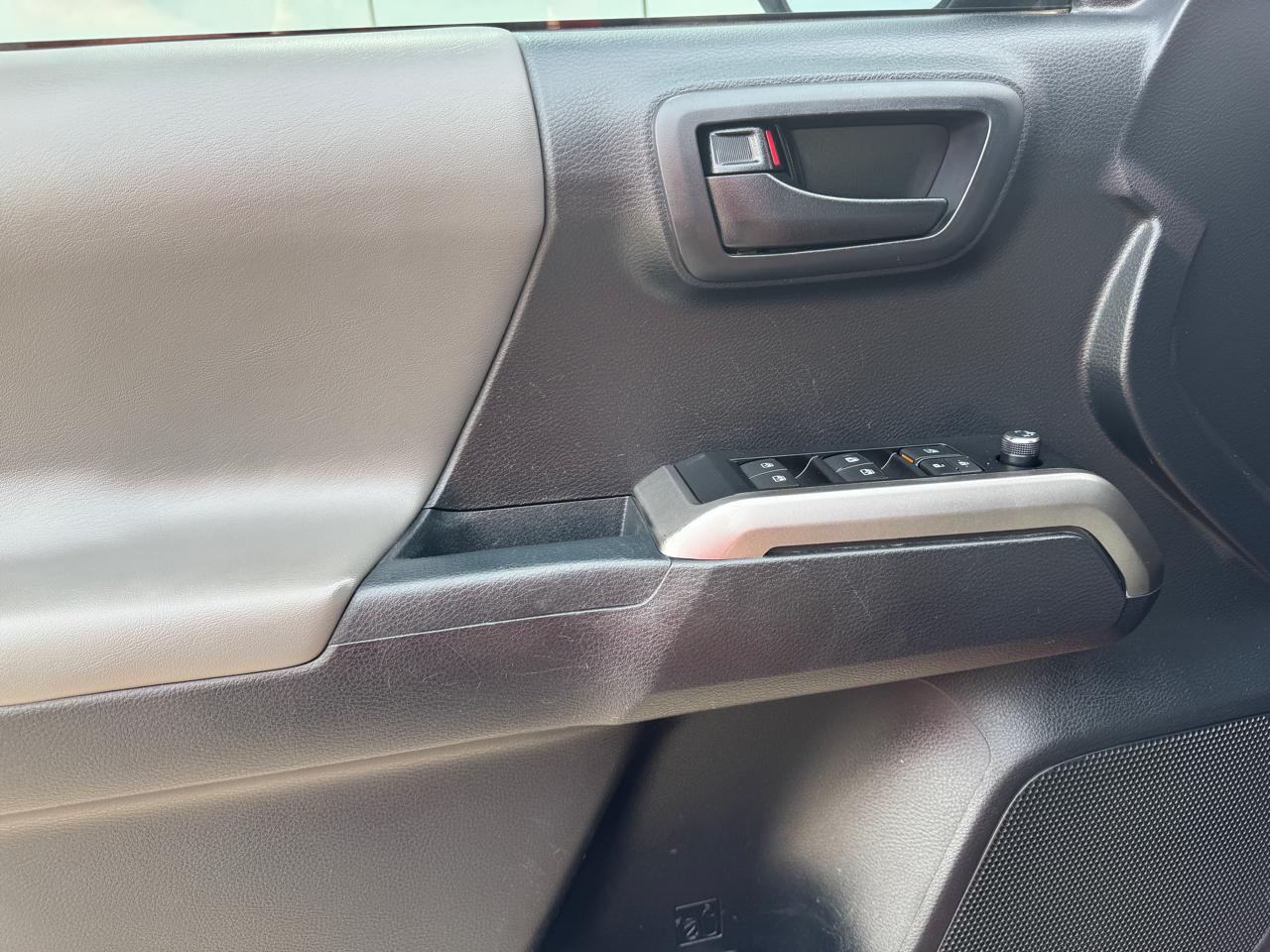 Toyota Tacoma SR Double Cab 5' Bed V6 4x4 AT (Natl) 2018