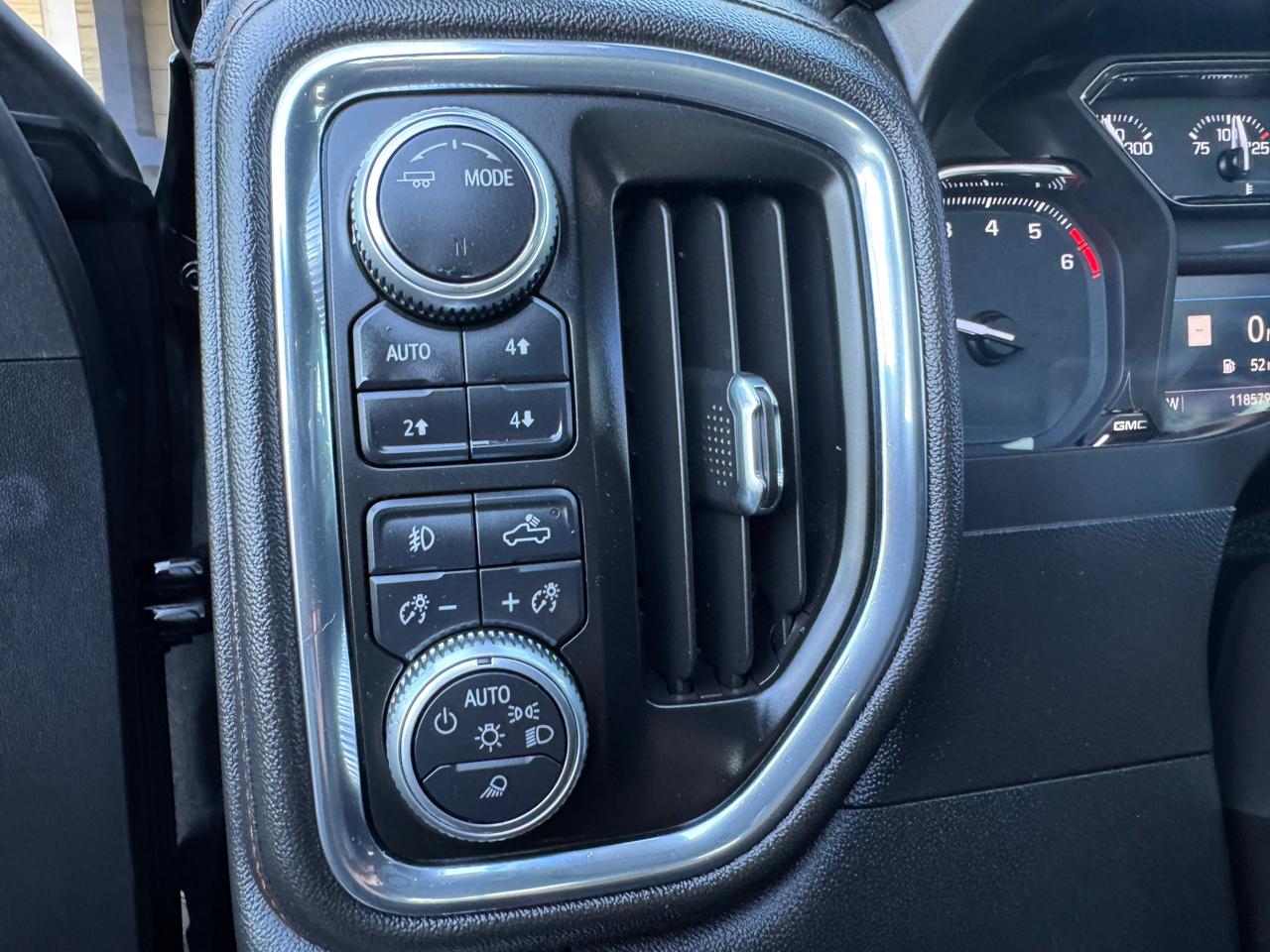 GMC Sierra 1500 4WD Crew Cab 157" AT4 2020