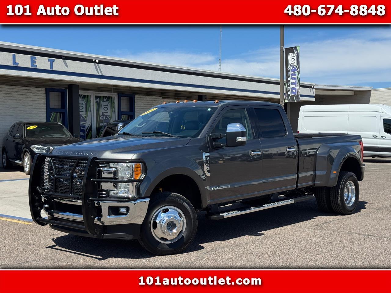 Ford Super Duty F-350 DRW Lariat 4WD Crew Cab 8' Box 2017
