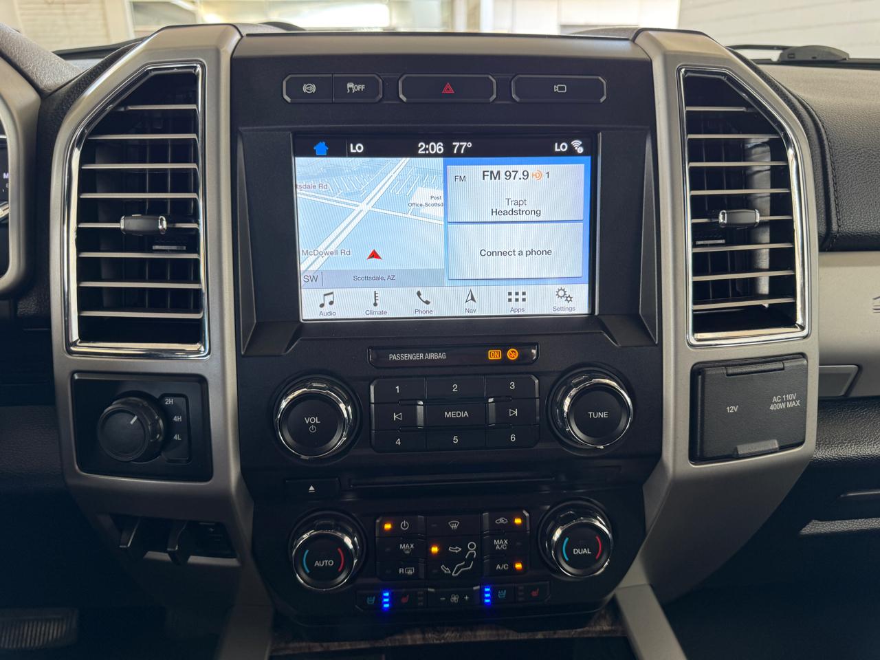 Ford Super Duty F-350 DRW Lariat 4WD Crew Cab 8' Box 2017