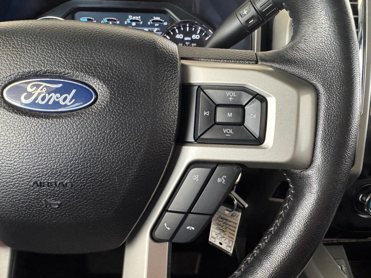 Ford Super Duty F-350 DRW Lariat 4WD Crew Cab 8' Box 2017