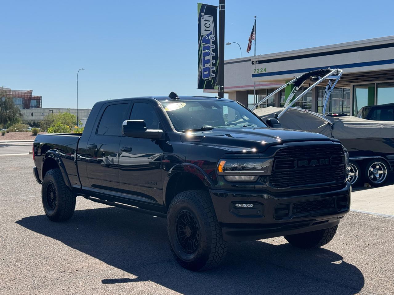 RAM 3500 Limited 4x4 Mega Cab 6'4" Box 2021