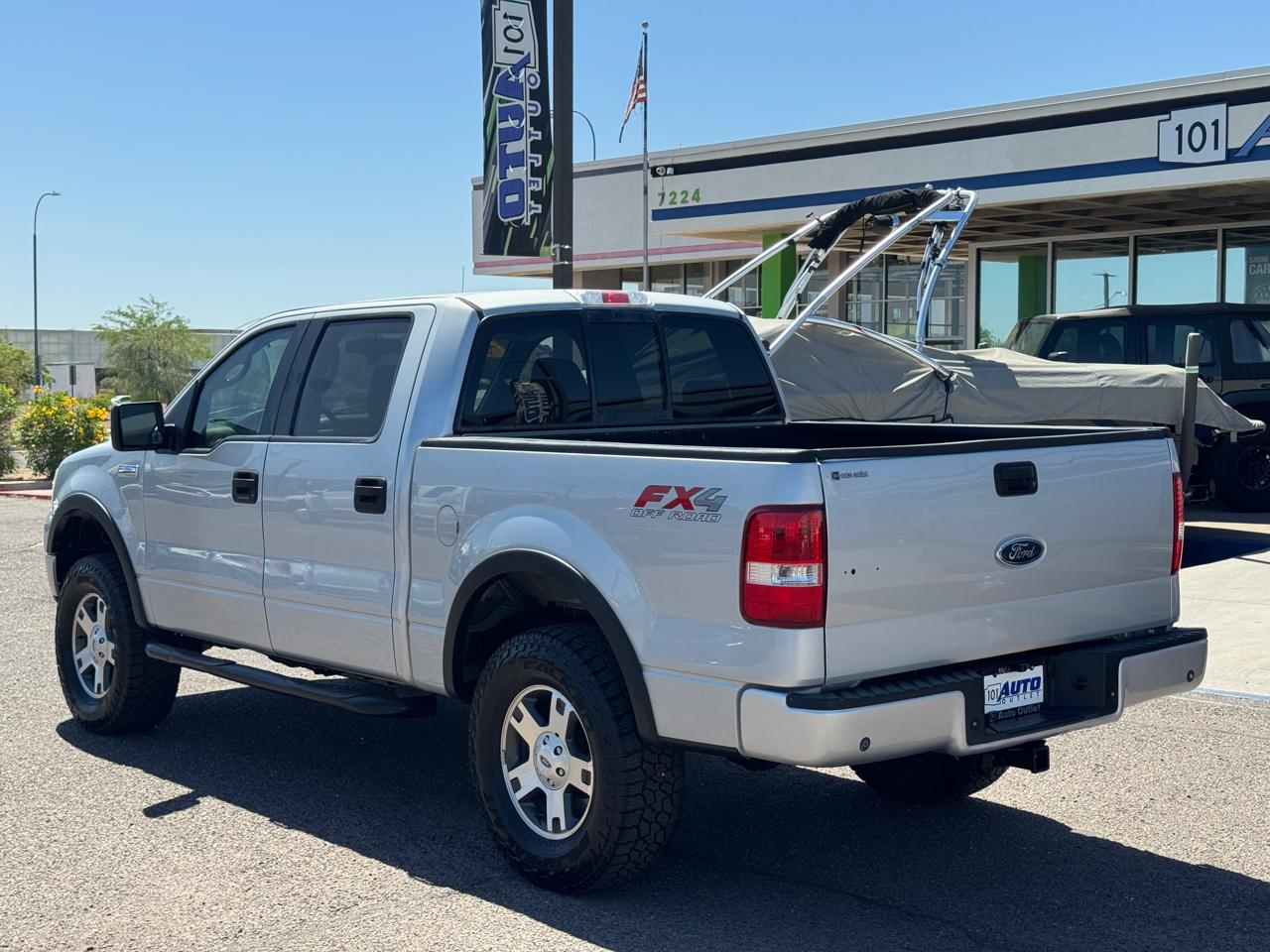 Ford F-150 SuperCrew 139" XLT 4WD 2004