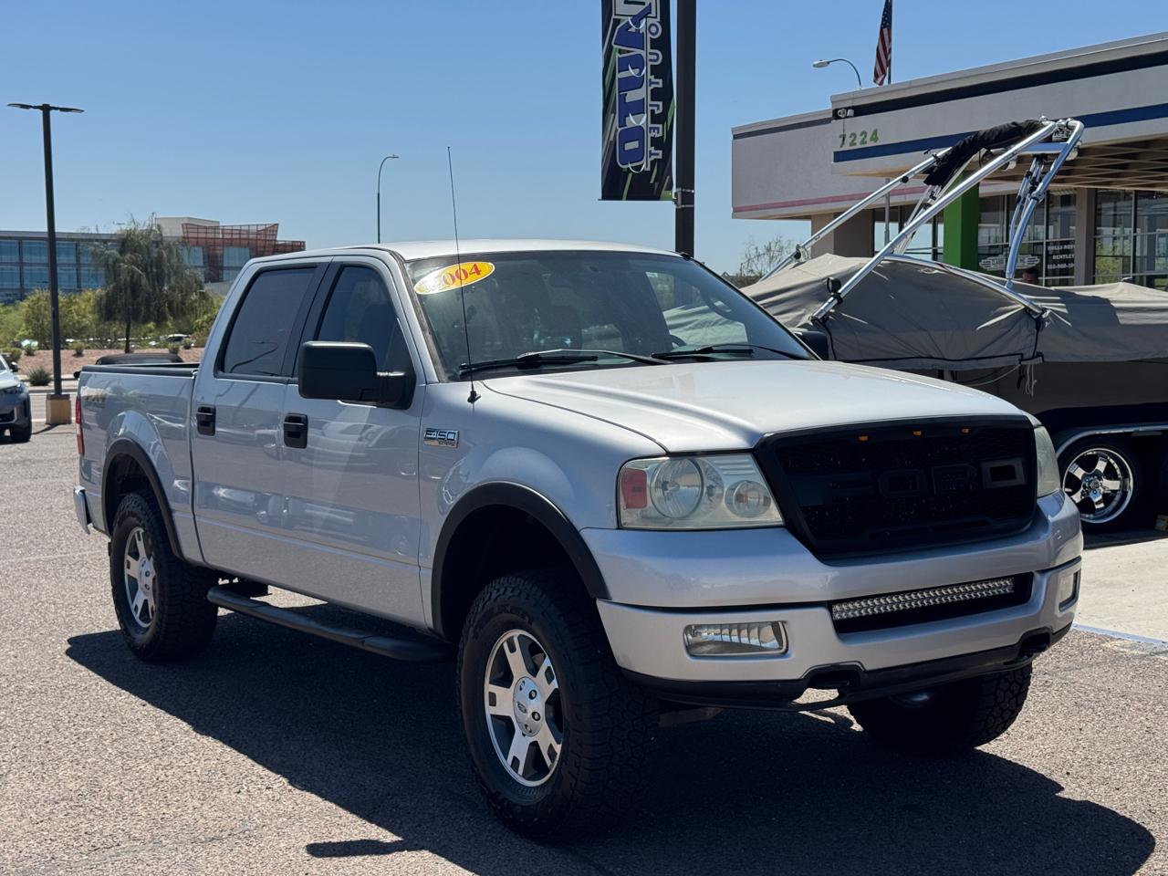 Ford F-150 SuperCrew 139" XLT 4WD 2004