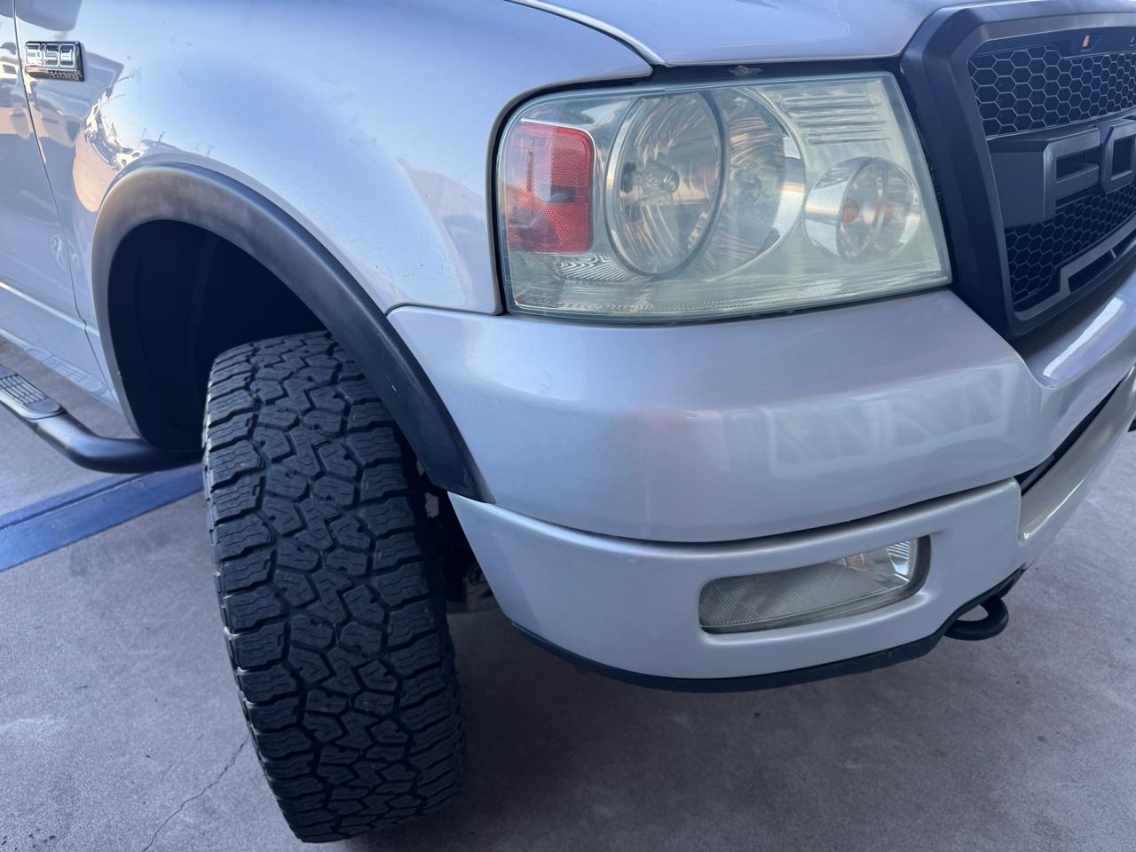 Ford F-150 SuperCrew 139" XLT 4WD 2004