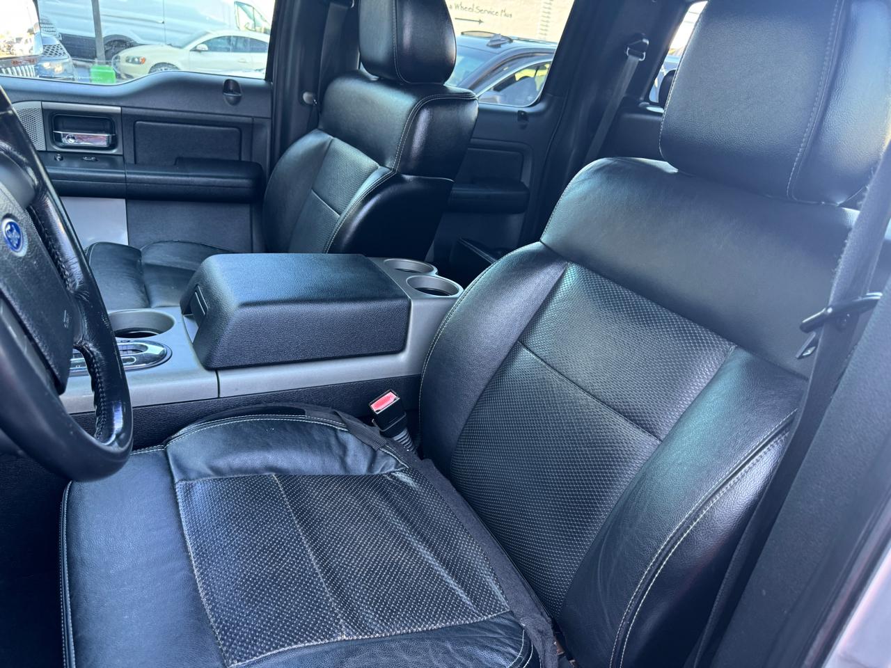 Ford F-150 SuperCrew 139" XLT 4WD 2004