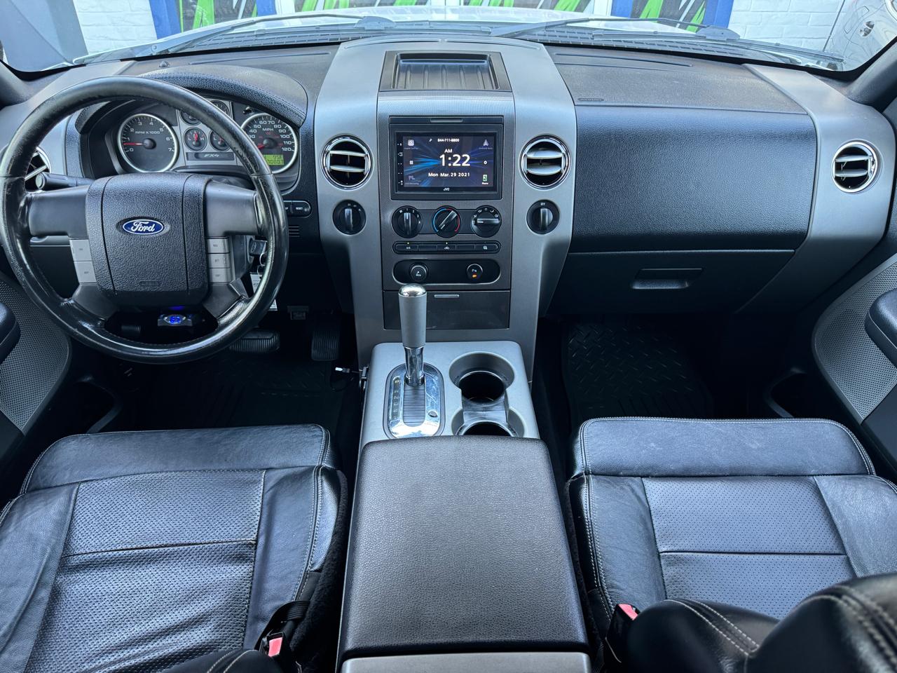 Ford F-150 SuperCrew 139" XLT 4WD 2004