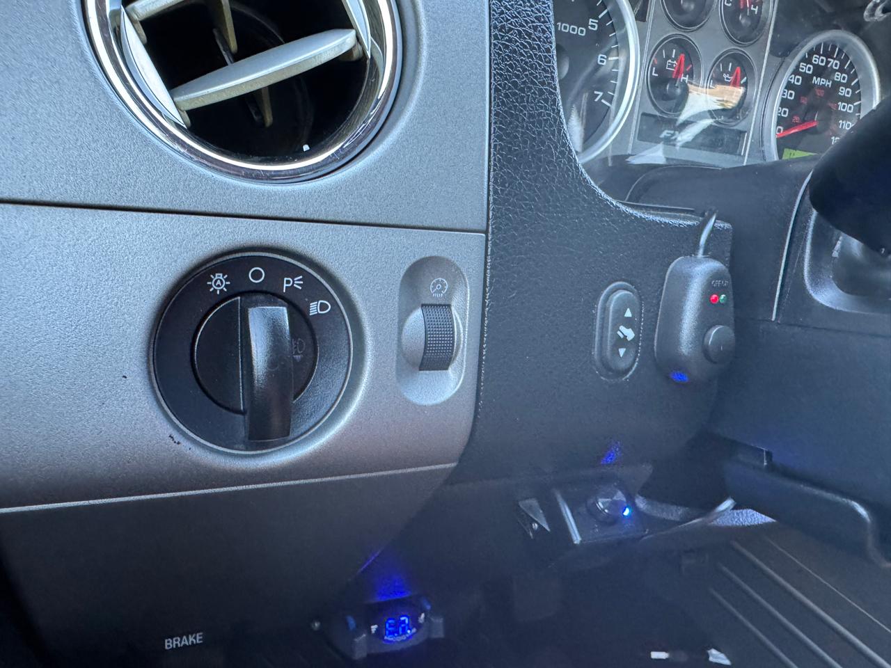 Ford F-150 SuperCrew 139" XLT 4WD 2004