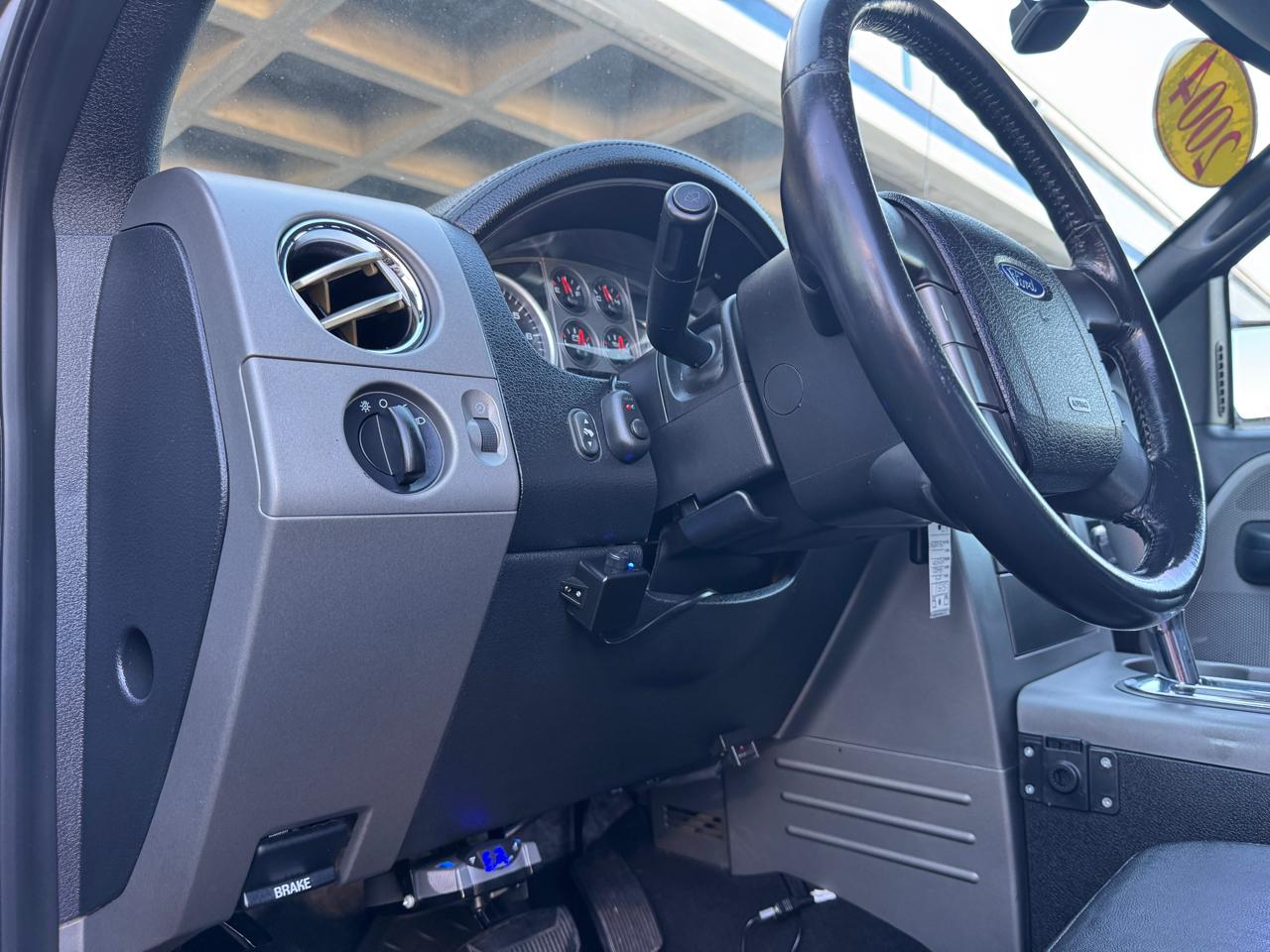 Ford F-150 SuperCrew 139" XLT 4WD 2004