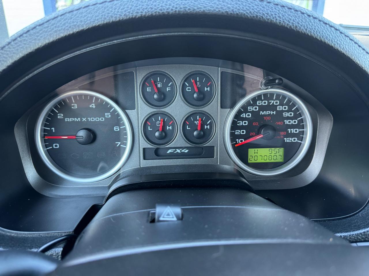 Ford F-150 SuperCrew 139" XLT 4WD 2004