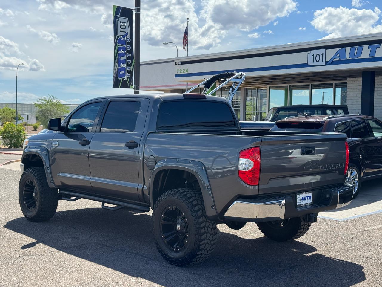 Toyota Tundra 2WD Truck CrewMax 5.7L V8 6-Spd AT SR5 (Natl) 2015