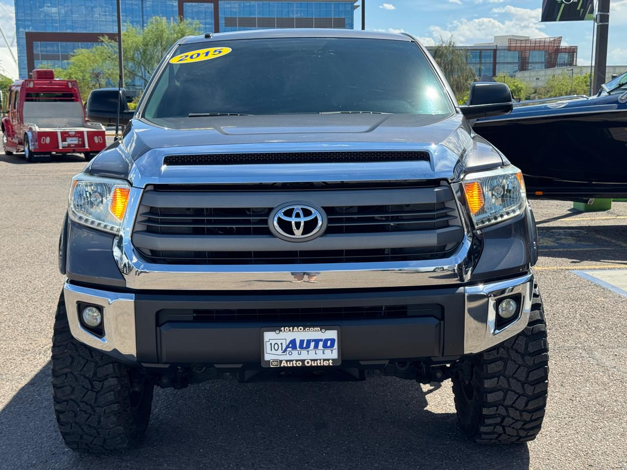 Toyota Tundra 2WD Truck CrewMax 5.7L V8 6-Spd AT SR5 (Natl) 2015