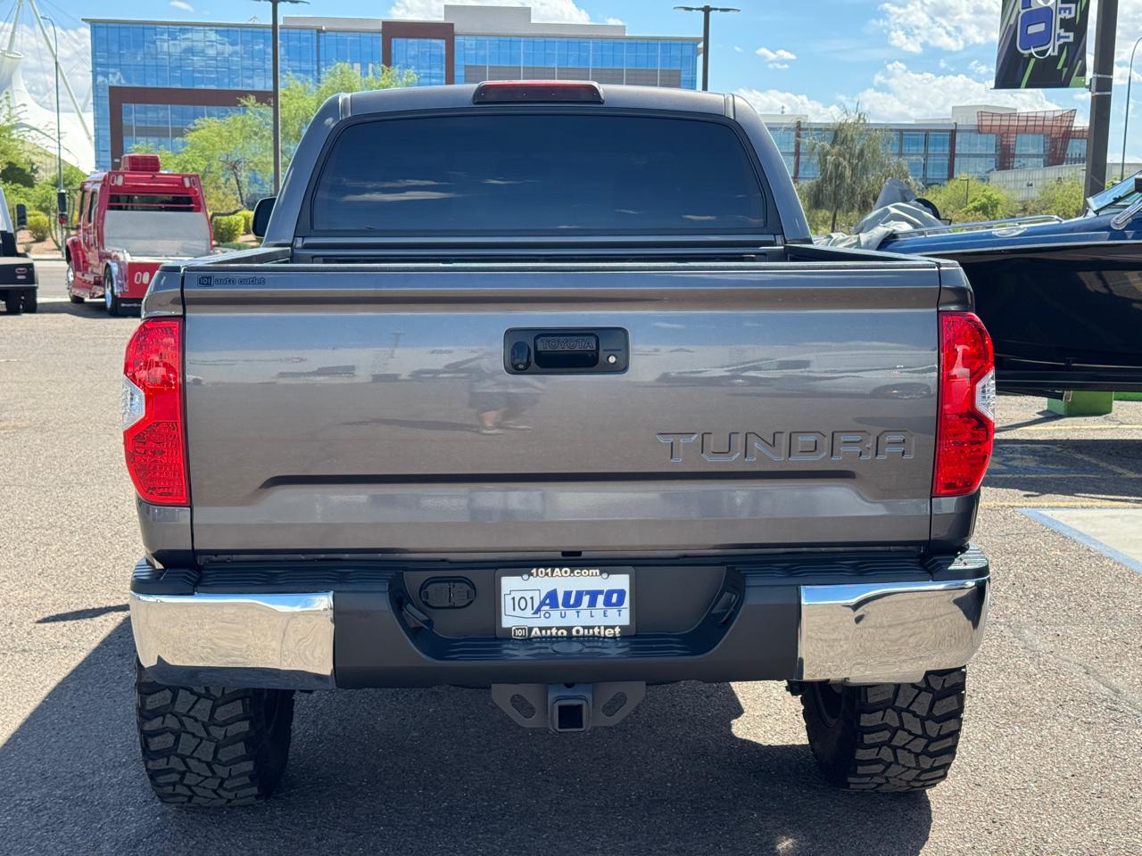 Toyota Tundra 2WD Truck CrewMax 5.7L V8 6-Spd AT SR5 (Natl) 2015