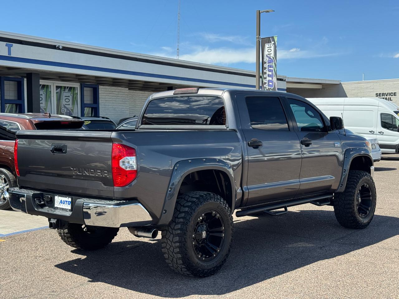 Toyota Tundra 2WD Truck CrewMax 5.7L V8 6-Spd AT SR5 (Natl) 2015