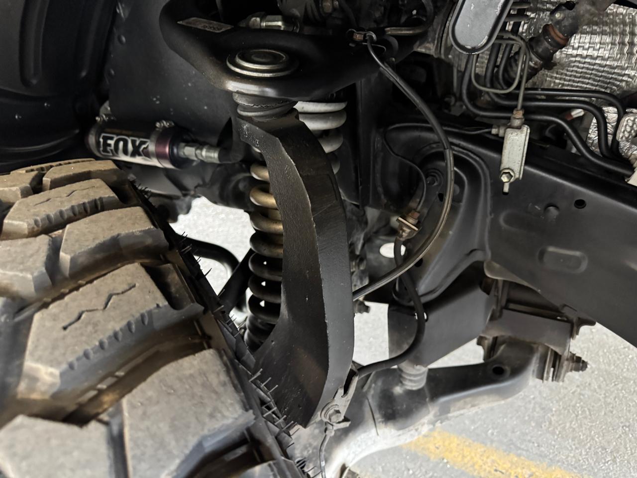 Toyota Tundra 2WD Truck CrewMax 5.7L V8 6-Spd AT SR5 (Natl) 2015