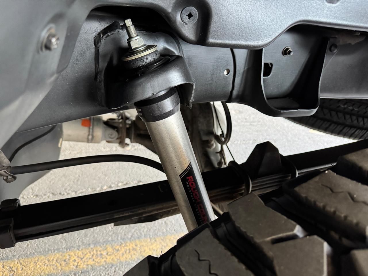 Toyota Tundra 2WD Truck CrewMax 5.7L V8 6-Spd AT SR5 (Natl) 2015