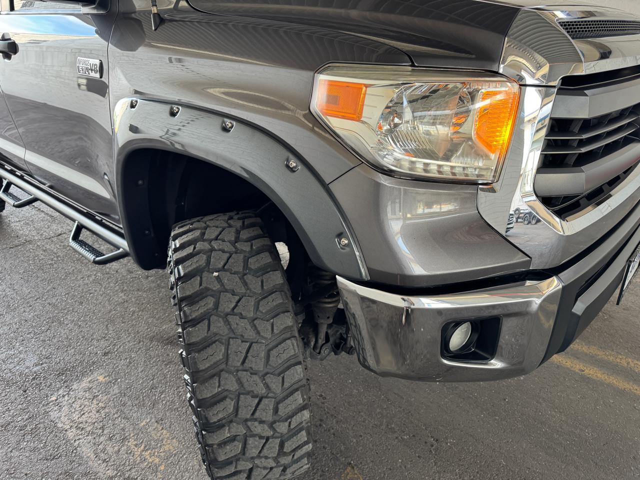 Toyota Tundra 2WD Truck CrewMax 5.7L V8 6-Spd AT SR5 (Natl) 2015