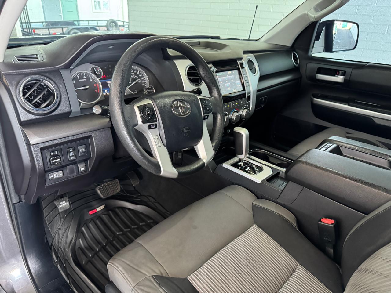 Toyota Tundra 2WD Truck CrewMax 5.7L V8 6-Spd AT SR5 (Natl) 2015