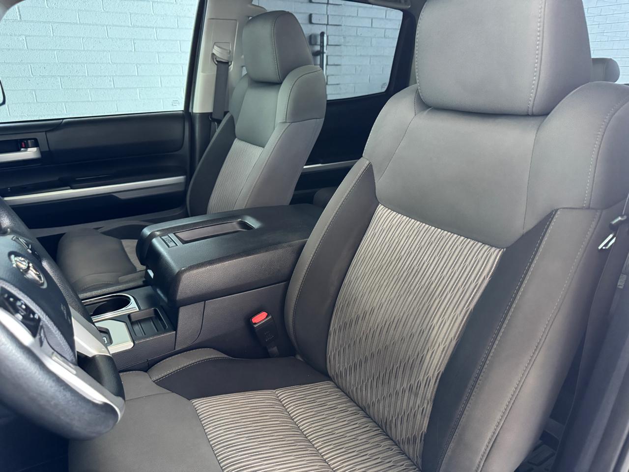 Toyota Tundra 2WD Truck CrewMax 5.7L V8 6-Spd AT SR5 (Natl) 2015