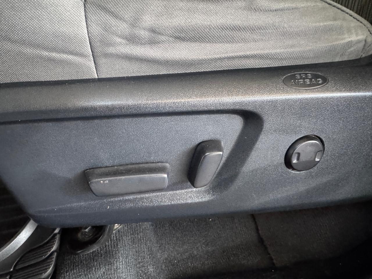 Toyota Tundra 2WD Truck CrewMax 5.7L V8 6-Spd AT SR5 (Natl) 2015