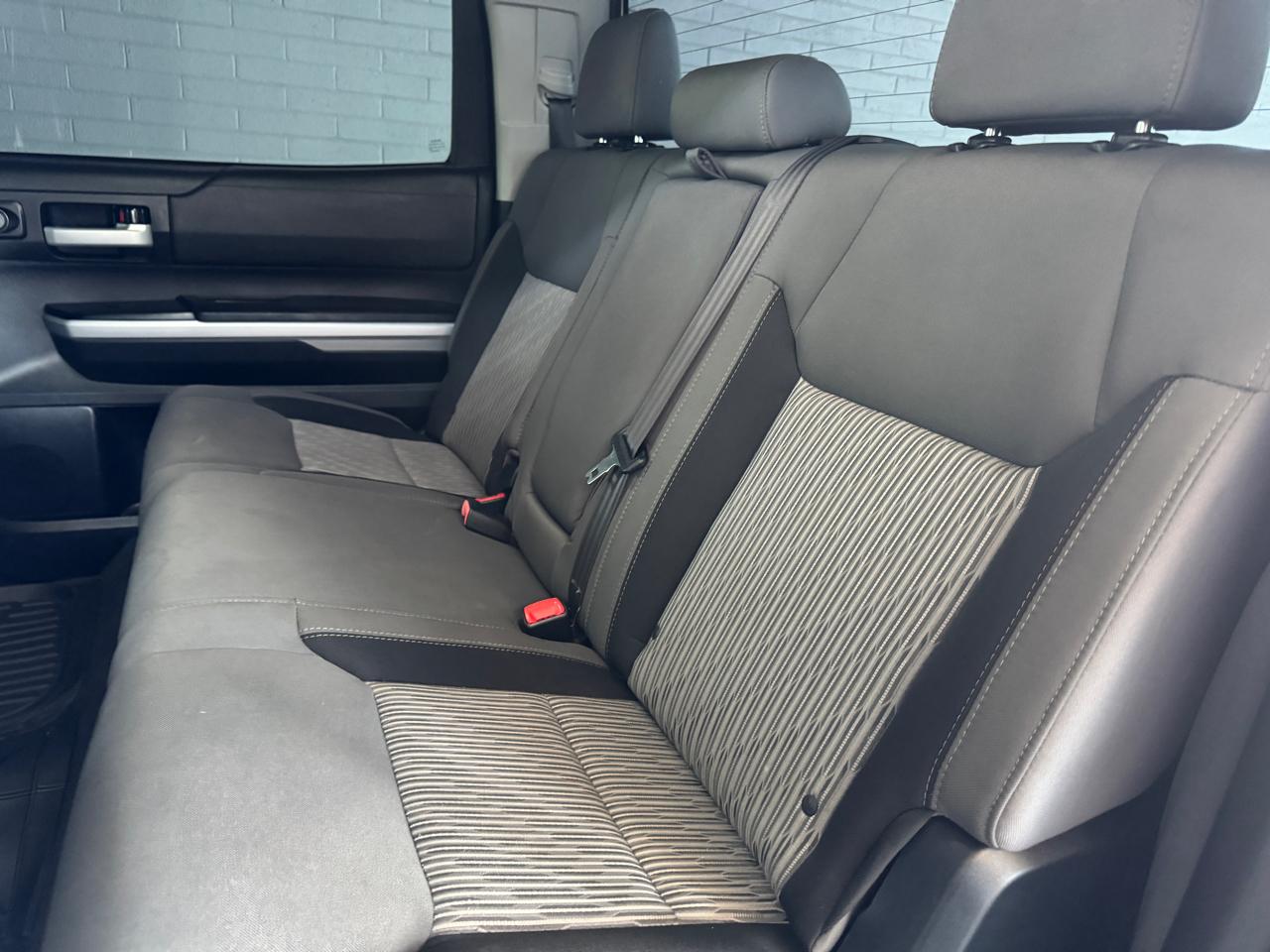 Toyota Tundra 2WD Truck CrewMax 5.7L V8 6-Spd AT SR5 (Natl) 2015