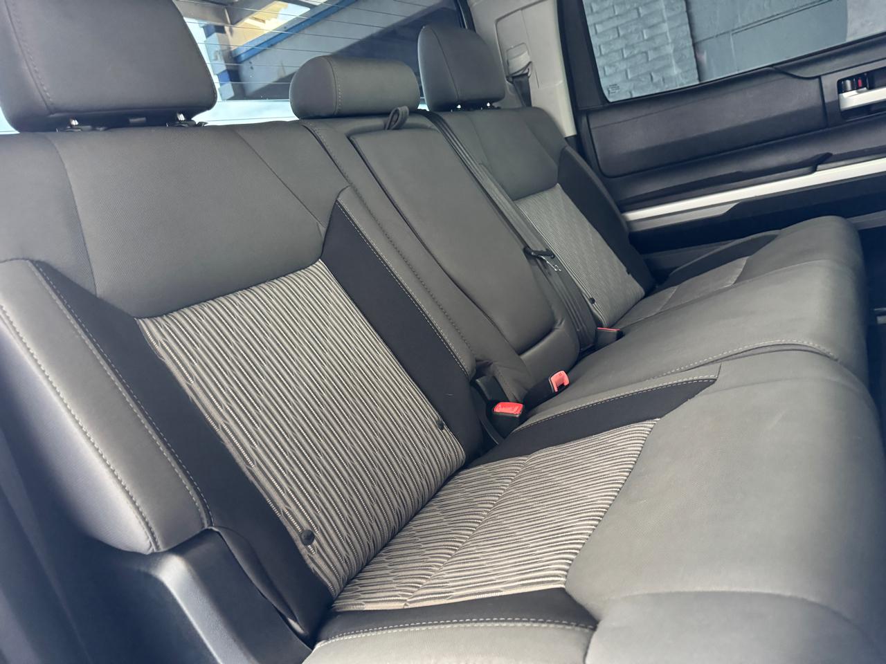 Toyota Tundra 2WD Truck CrewMax 5.7L V8 6-Spd AT SR5 (Natl) 2015