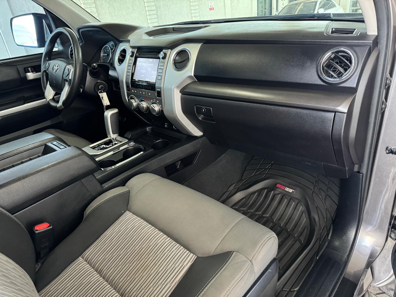 Toyota Tundra 2WD Truck CrewMax 5.7L V8 6-Spd AT SR5 (Natl) 2015