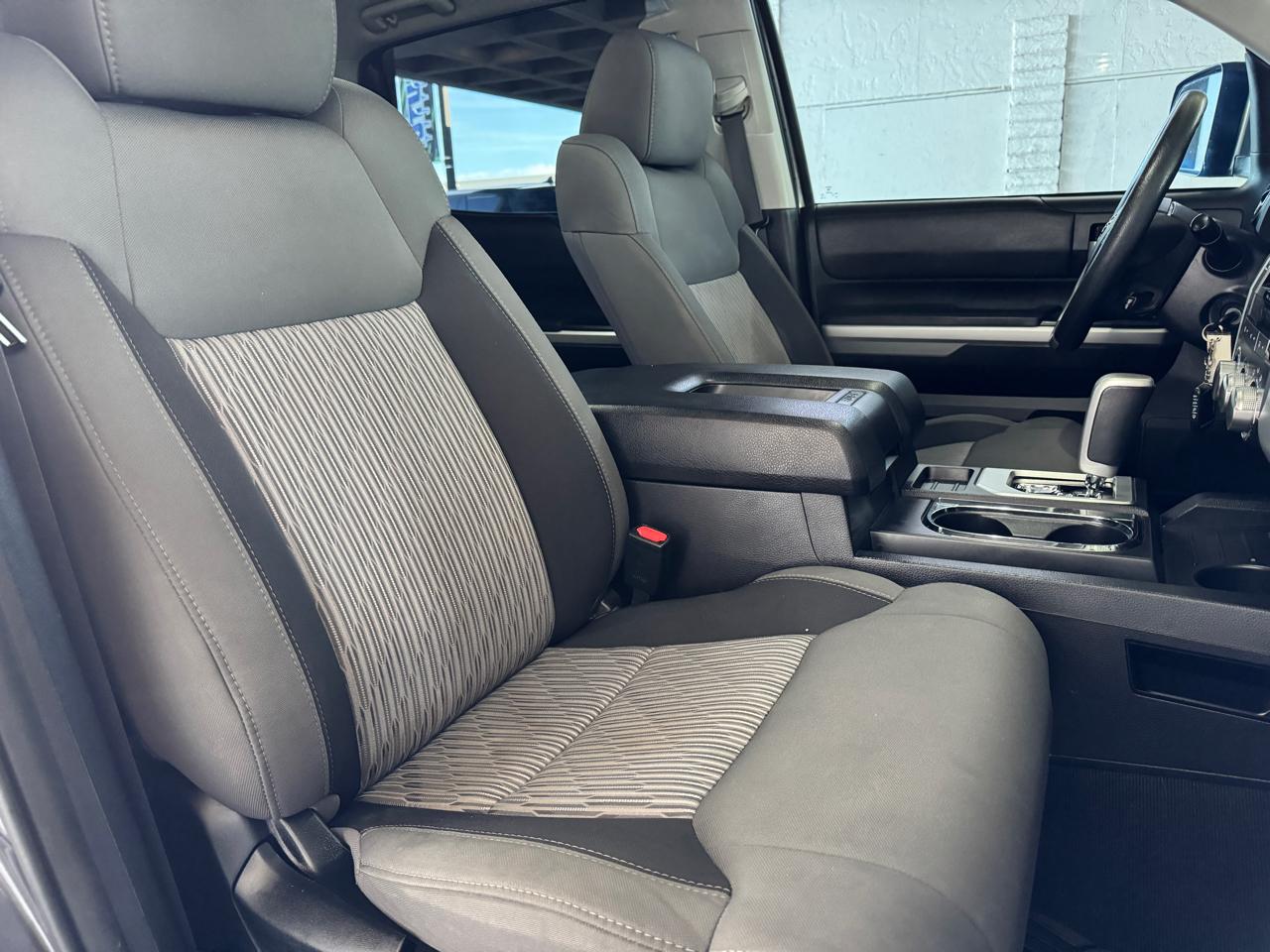 Toyota Tundra 2WD Truck CrewMax 5.7L V8 6-Spd AT SR5 (Natl) 2015