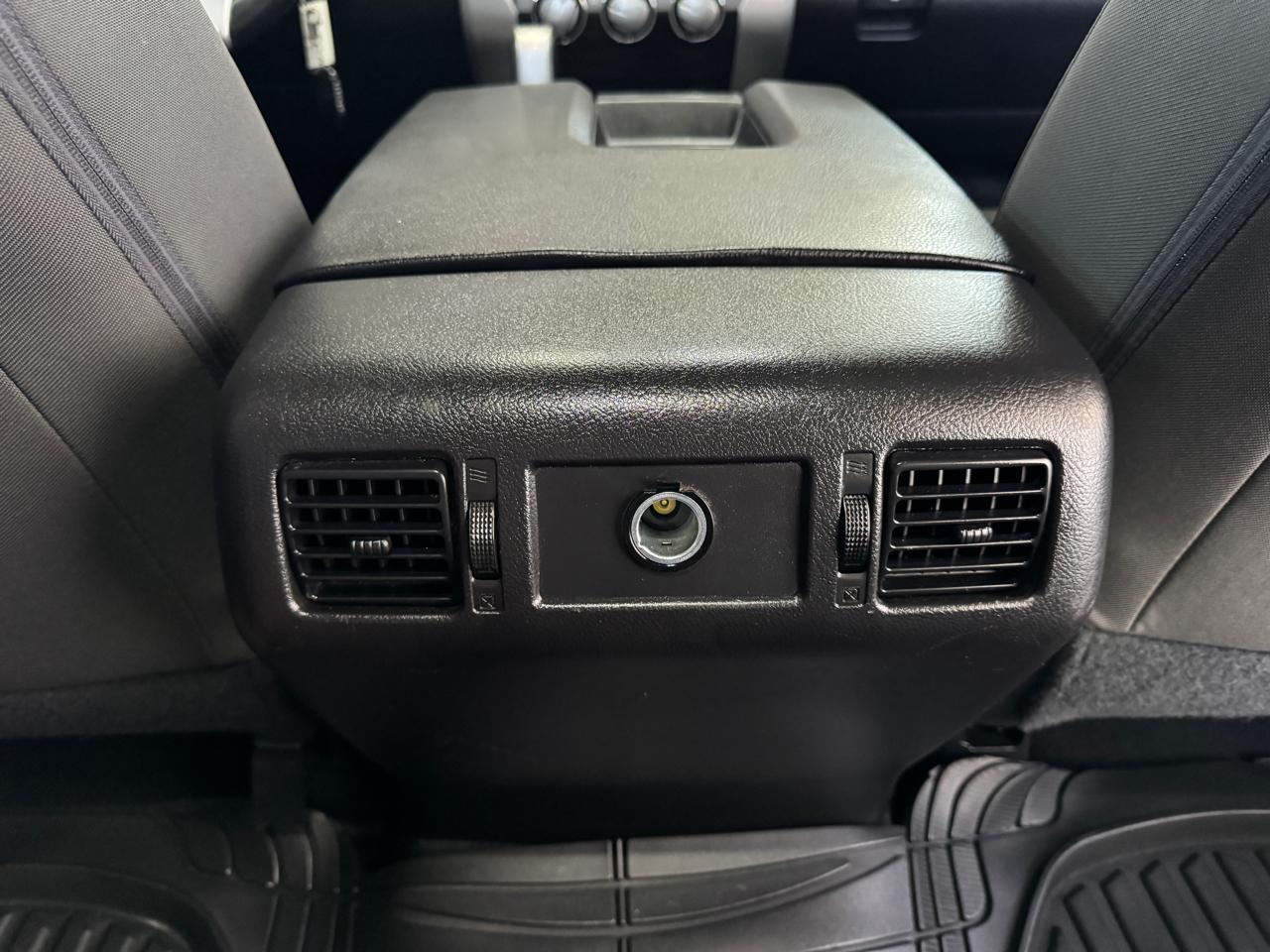 Toyota Tundra 2WD Truck CrewMax 5.7L V8 6-Spd AT SR5 (Natl) 2015