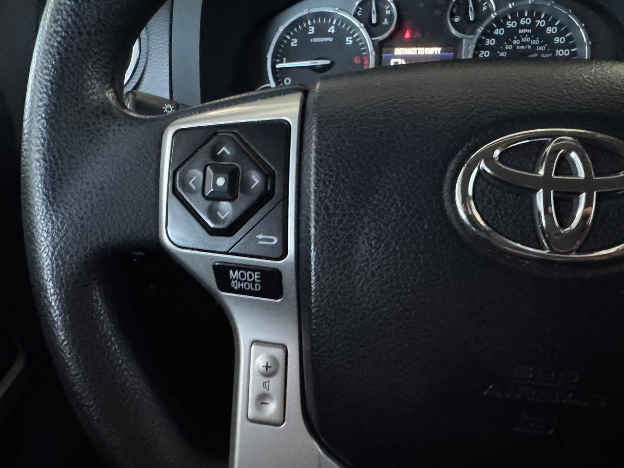 Toyota Tundra 2WD Truck CrewMax 5.7L V8 6-Spd AT SR5 (Natl) 2015