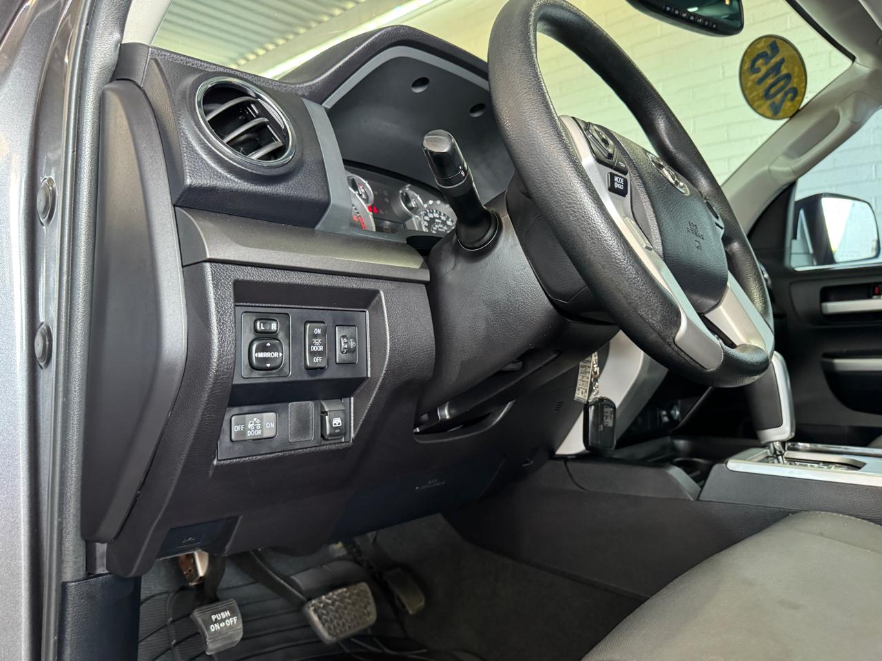 Toyota Tundra 2WD Truck CrewMax 5.7L V8 6-Spd AT SR5 (Natl) 2015