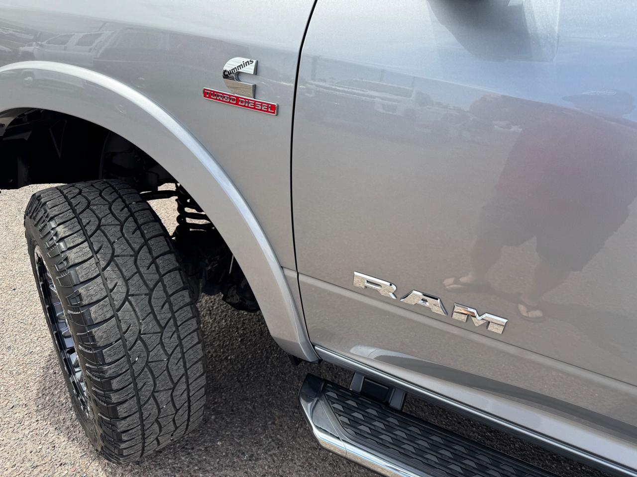 RAM 2500 Laramie 4x4 Crew Cab 6'4" Box 2020