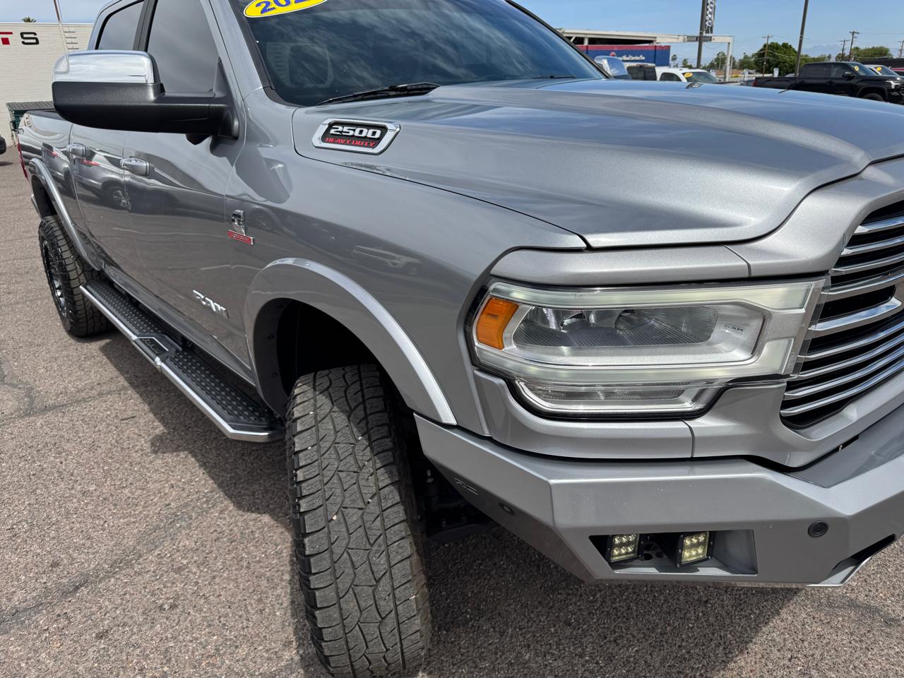 RAM 2500 Laramie 4x4 Crew Cab 6'4" Box 2020