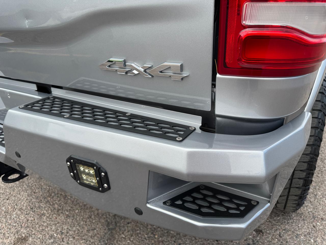 RAM 2500 Laramie 4x4 Crew Cab 6'4" Box 2020