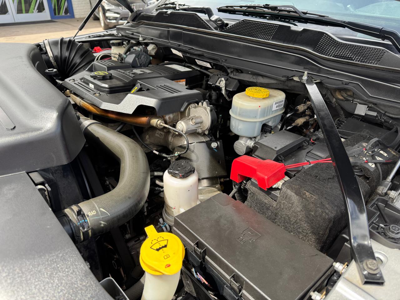 RAM 2500 Laramie 4x4 Crew Cab 6'4" Box 2020