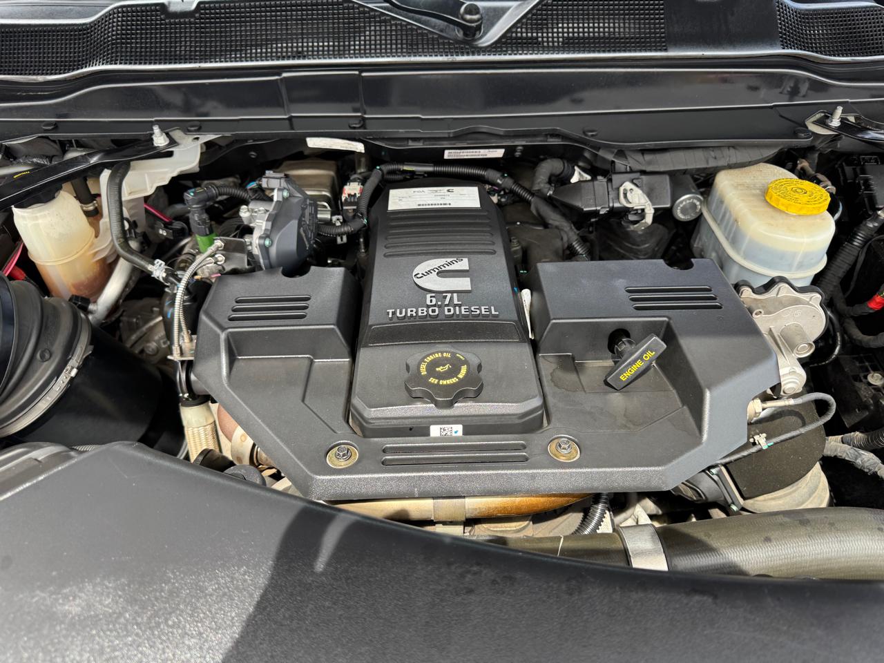 RAM 2500 Laramie 4x4 Crew Cab 6'4" Box 2020