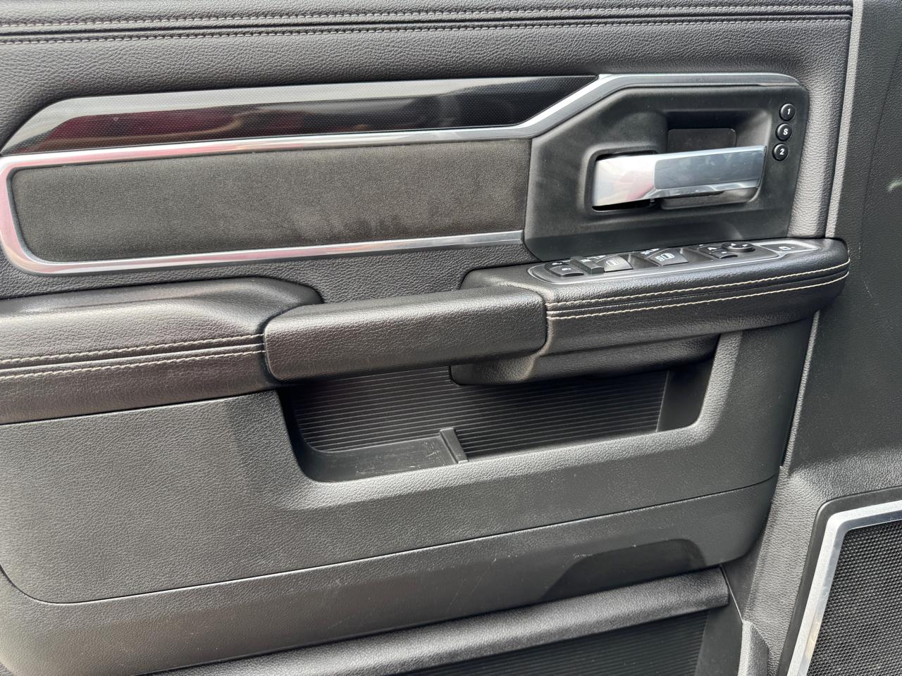 RAM 2500 Laramie 4x4 Crew Cab 6'4" Box 2020