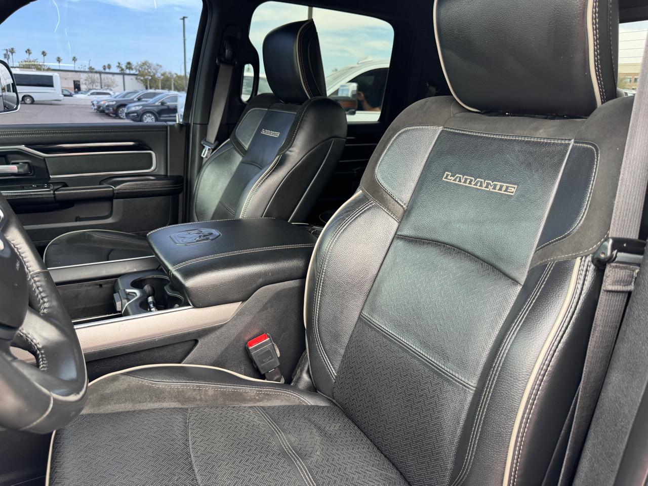 RAM 2500 Laramie 4x4 Crew Cab 6'4" Box 2020